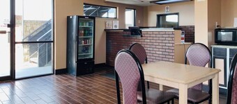 Economy Inn by Holland