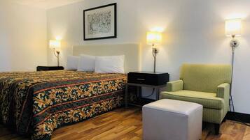 Room, 1 King Bed | Desk, free WiFi, bed sheets, alarm clocks