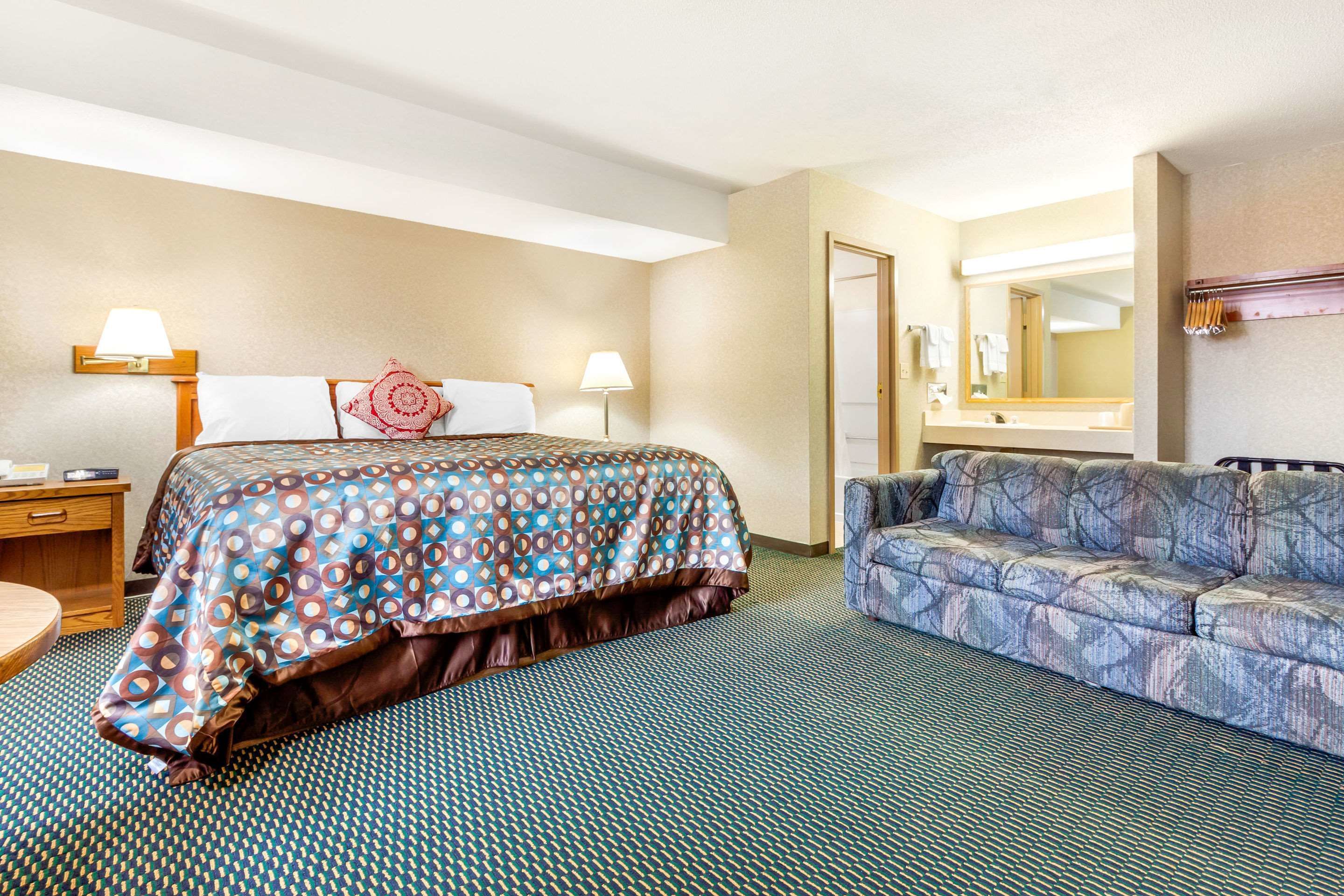 Rollaway beds, free WiFi, bed sheets