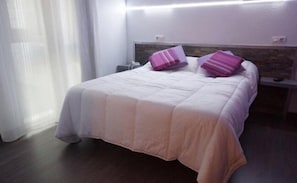 Quarto superior | 1 quarto, frigobar, cofres nos quartos, escrivaninha