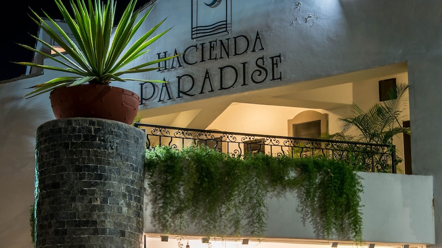 Hotel Hacienda Paradise