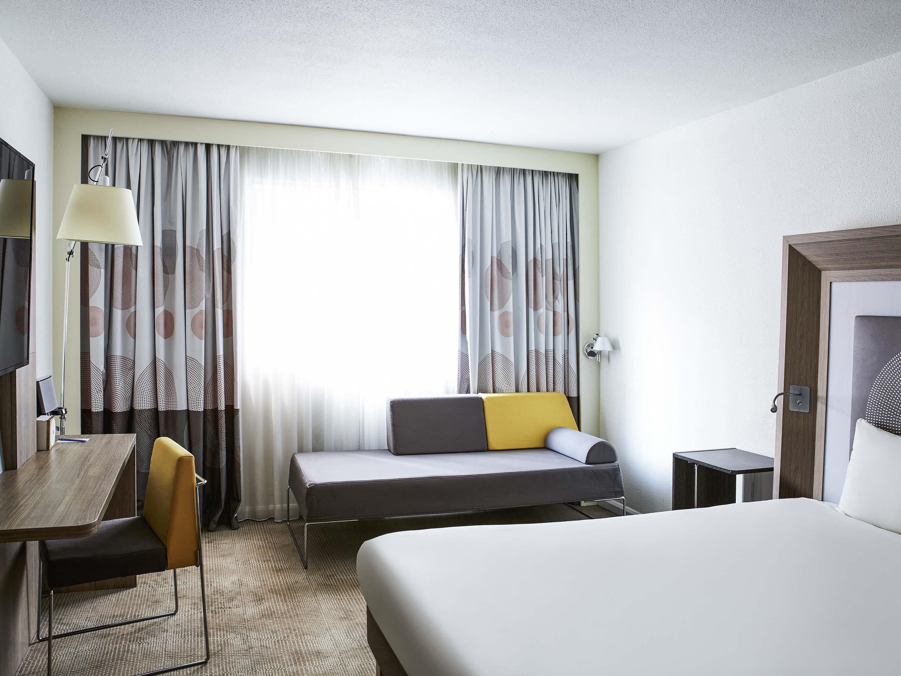 Chambre Exécutive, 1 grand lit | 1 chambre, coffres-forts dans les chambres, bureau