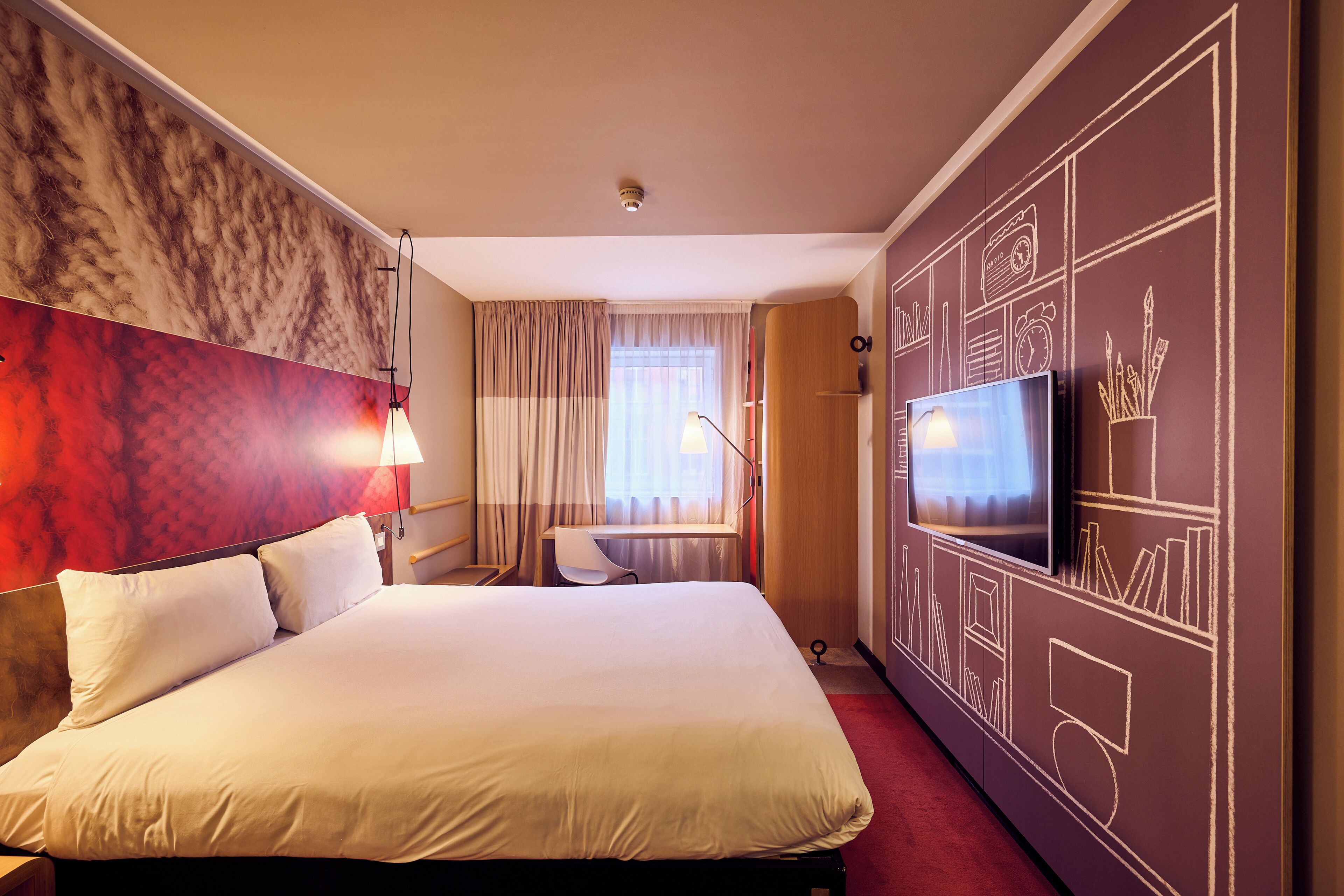 Double Room | 1 bedroom, in-room safe, desk, laptop workspace