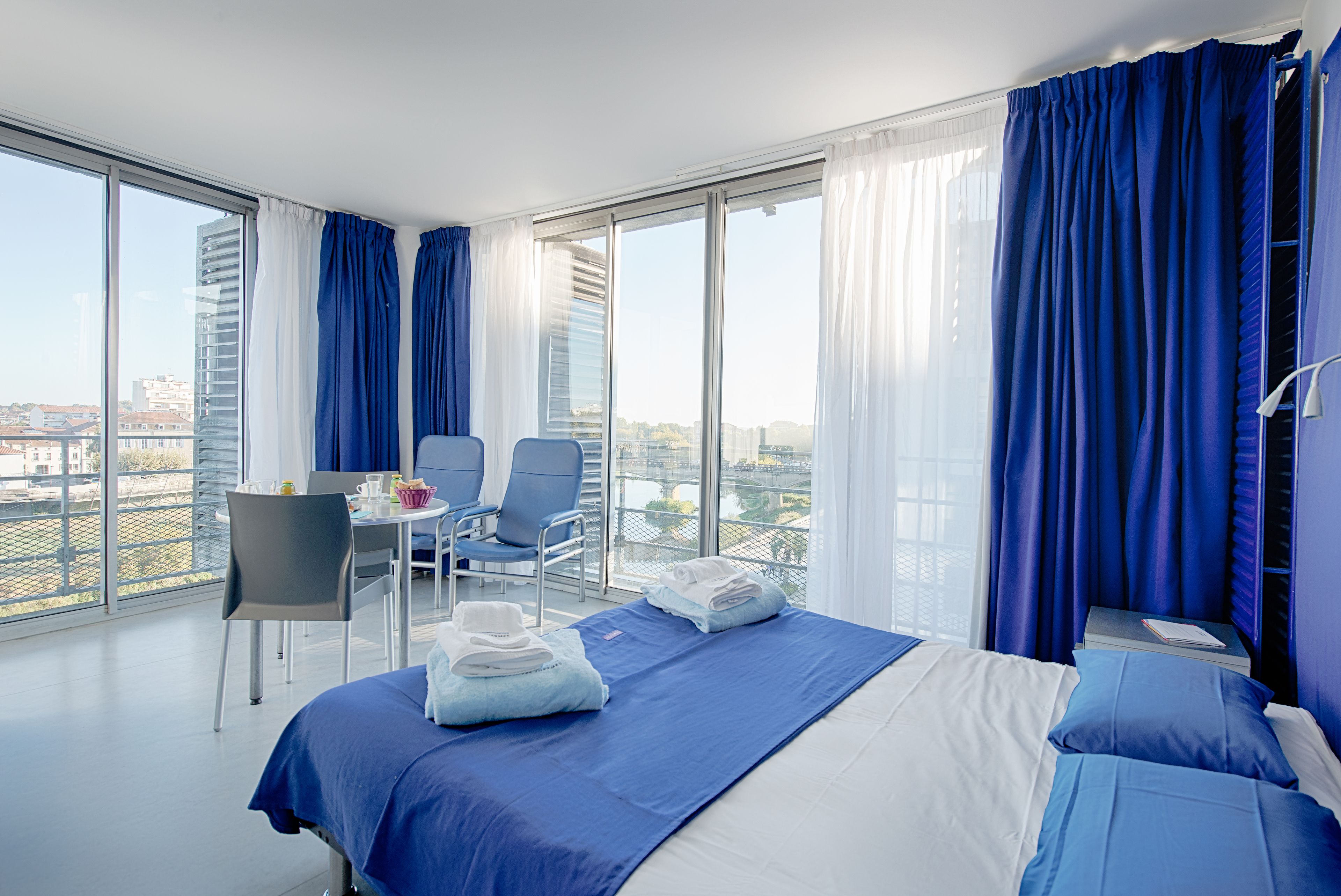 Studio Superior | Trang bị nội thất với thiết kế riêng biệt, bàn, màn/rèm cản sáng 