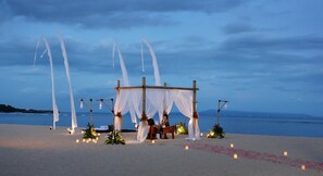 5 restaurants; breakfast, lunch, dinner and brunch served  - Ayodya Resort Bali (Nusa Dua)