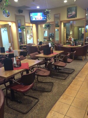 Free daily continental breakfast - Travelodge by Wyndham Winnipeg East (Winnipeg)