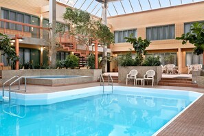 Indoor pool, open 9:30 AM to 10:00 PM, pool loungers - Travelodge by Wyndham Winnipeg East (Winnipeg)