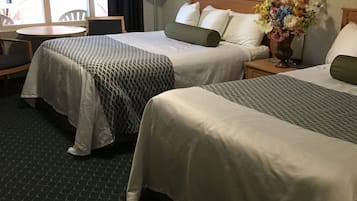 高級寢具、書桌、遮光窗簾/窗簾、熨斗/熨衫板
