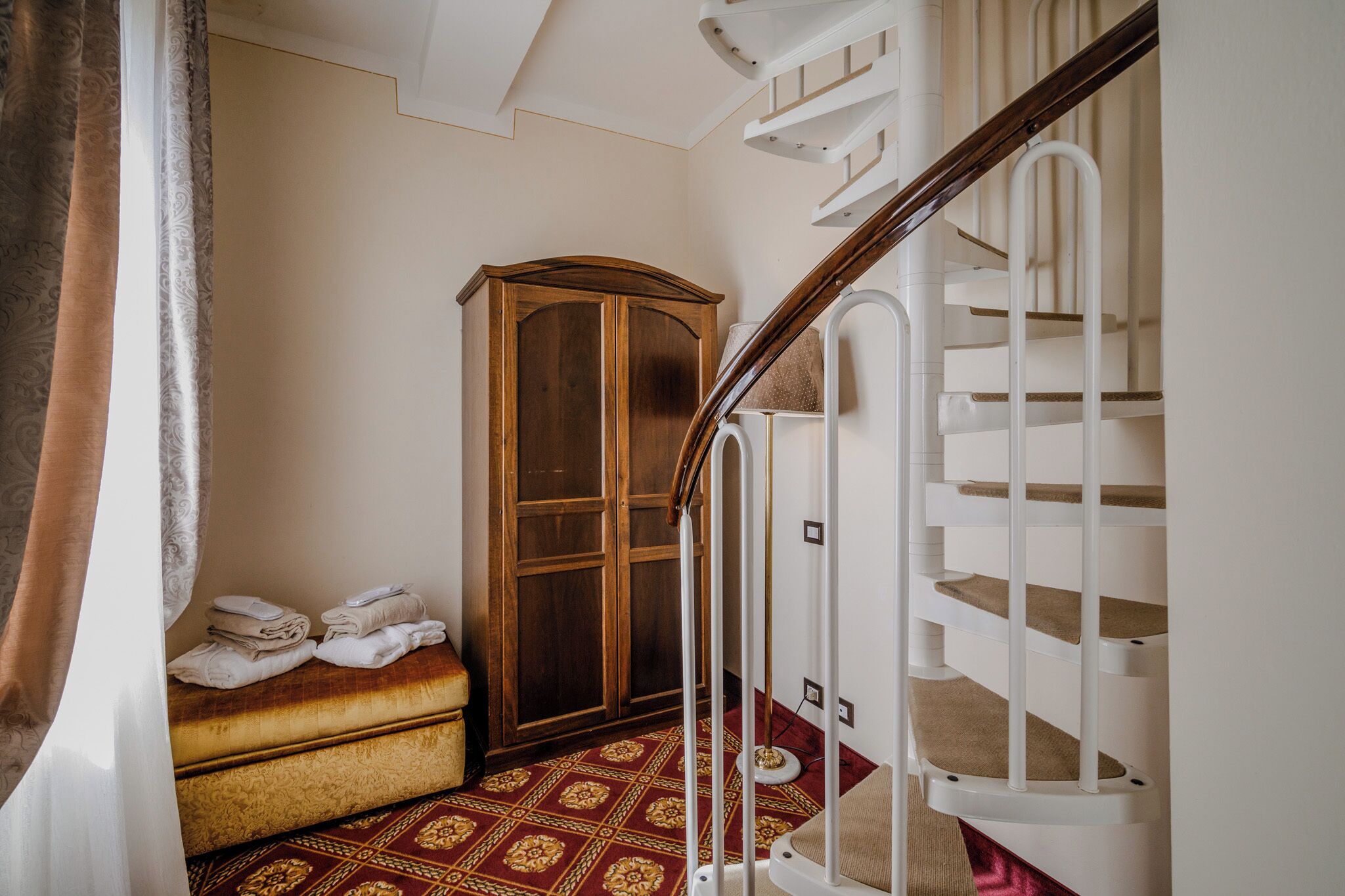 panoramic suite, non smoking (spa access) | living area | 22-inch led tv with satellite channels, tv