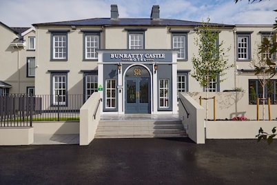 Bunratty Castle Hotel & Leisure Club, BW Premier Collection