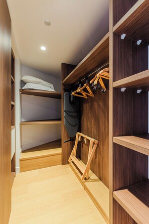 1 bedroom, minibar, in-room safe, blackout curtains