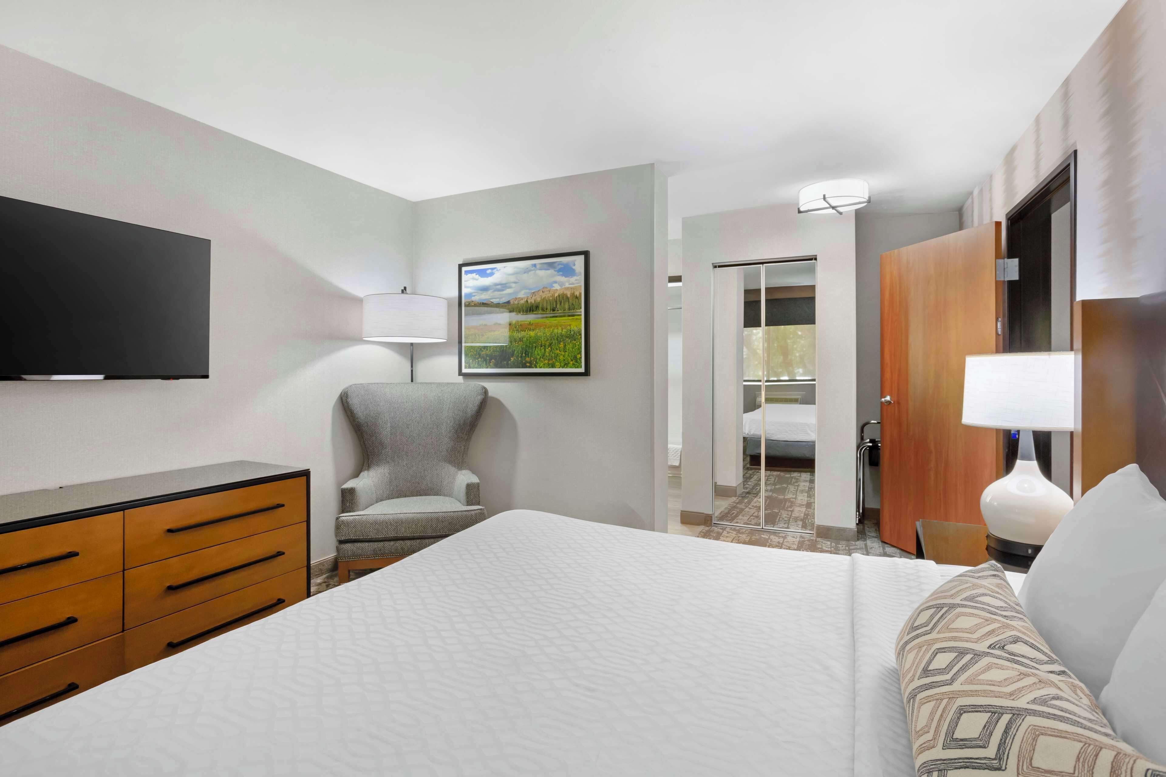 in-room safe, desk, iron/ironing board, free cots/infant beds