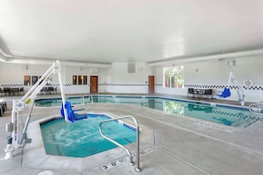 Indoor pool, pool loungers