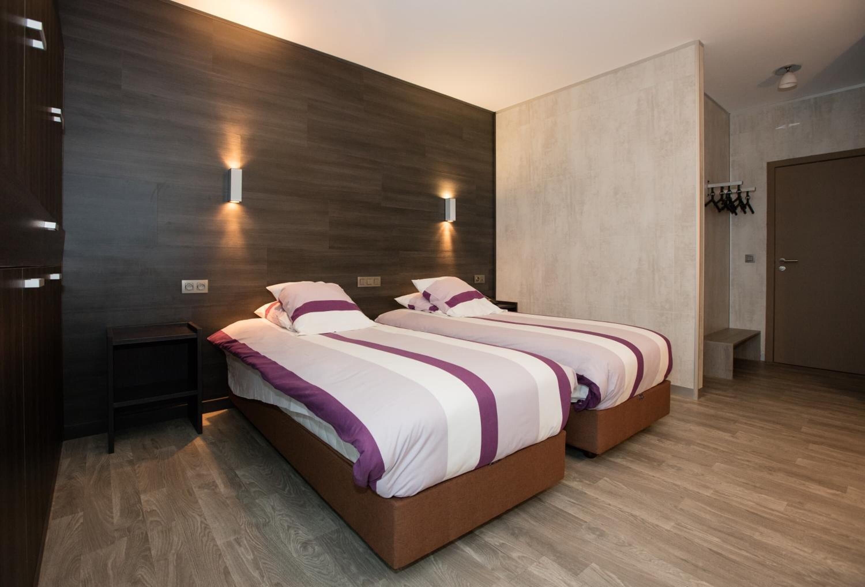 1 bedroom, in-room safe, desk, blackout curtains