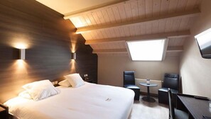 Double Room, 1 King Bed