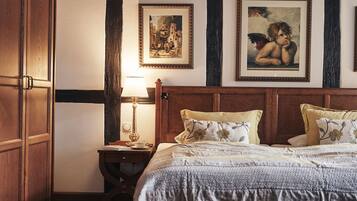 Junior-Zimmer | Allergikerbettwaren, kostenlose Minibar, Zimmersafe, Schreibtisch