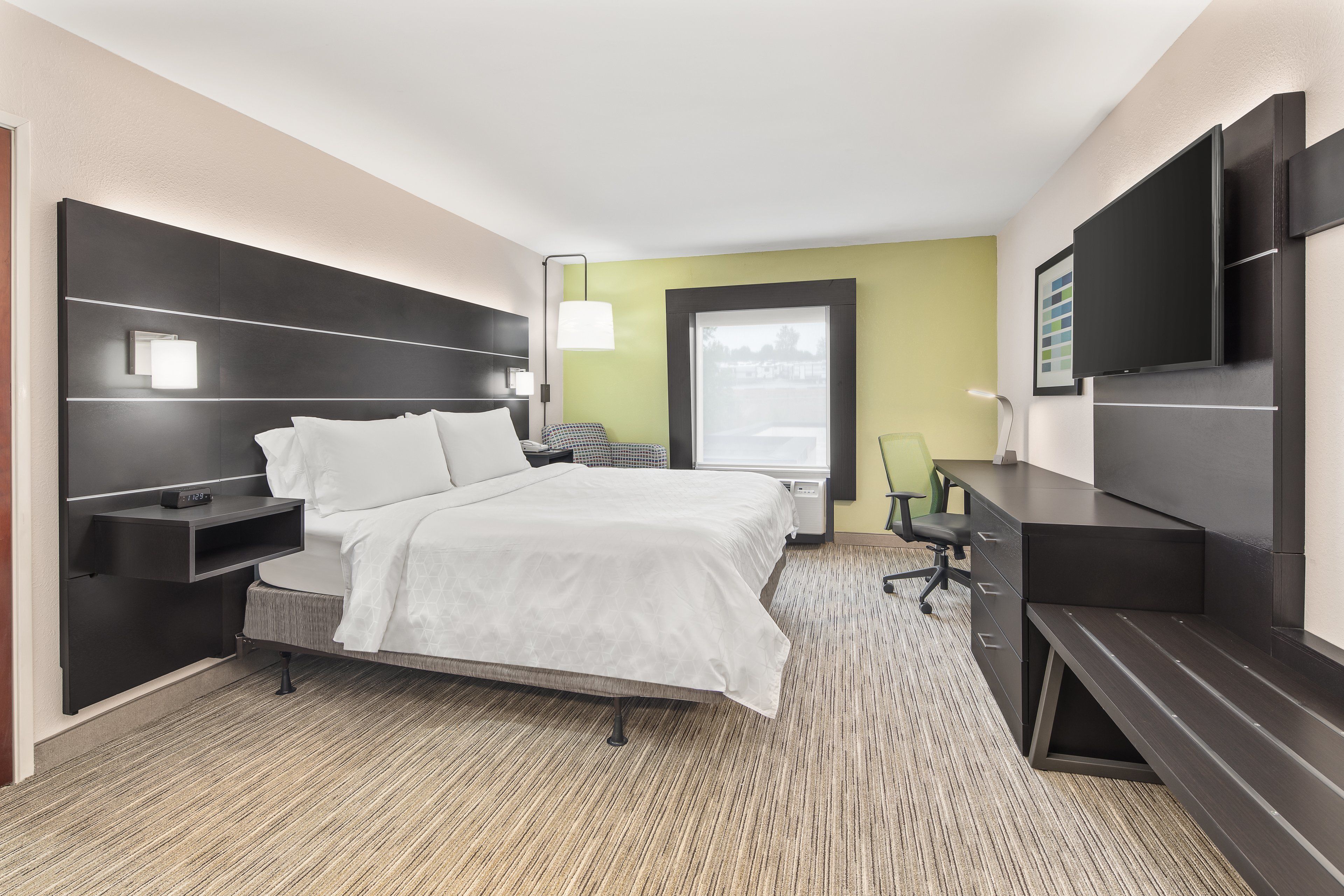 Standardzimmer, 1 King-Bett | Hochwertige Bettwaren, Zimmersafe, Schreibtisch, Verdunkelungsvorhänge