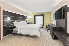 Kamar Standar, 1 Tempat Tidur King | Seprai premium, brankas, meja kerja, dan tirai kedap cahaya
