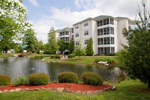 Lake - The Suites at Fall Creek (Branson)