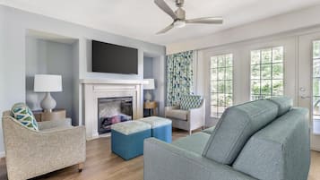 Télévision de 32 pouces avec chaßnes par cùble, cheminée, lecteur de DVD