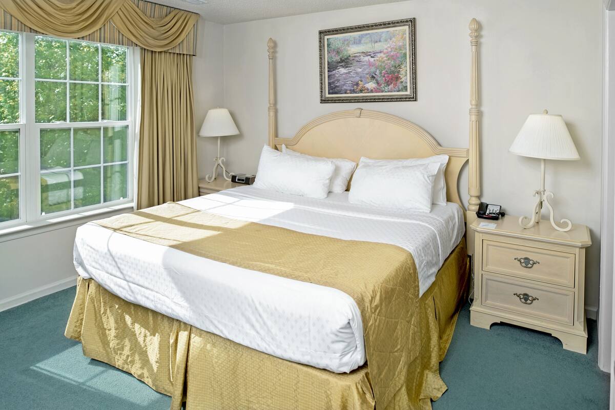 1 bedroom, premium bedding, in-room safe, individually decorated