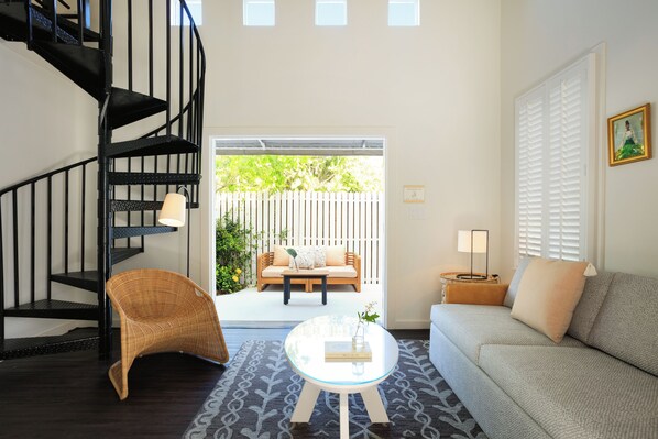 Suite (Merlin's) | Living area