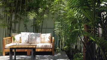 Premium bedding, in-room safe, individually decorated