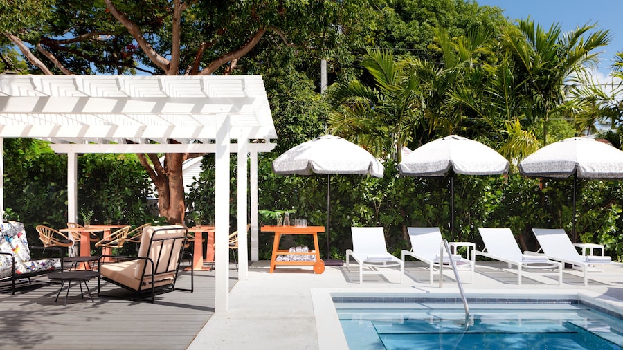 Ella's Cottages - Key West Historic Inns