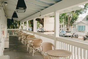 Premium bedding, in-room safe, individually decorated - Ella's Cottages - Key West Historic Inns (Key West)