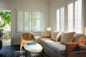 Suite, 1 King Bed (Living Area)