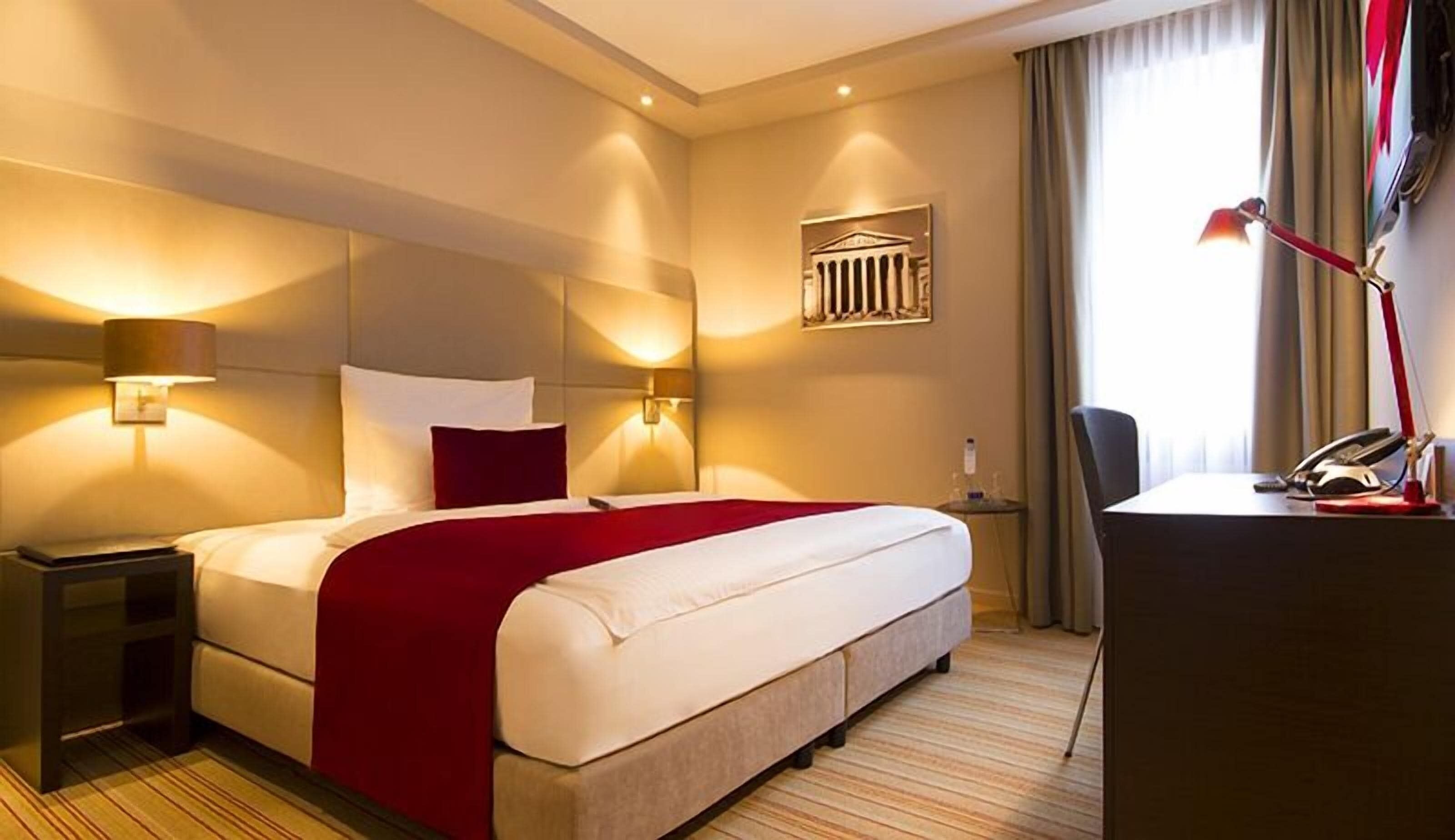 Premium bedding, pillowtop beds, minibar, in-room safe