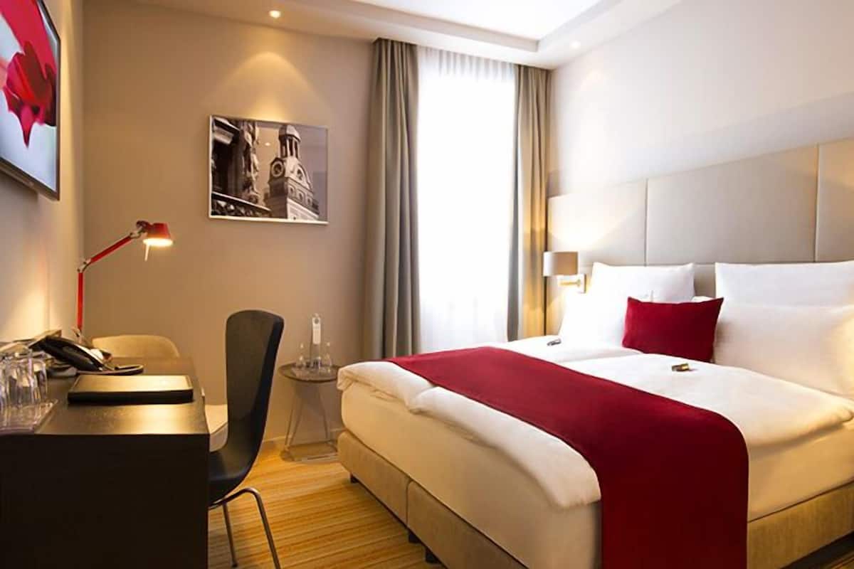 Single Room, Courtyard View