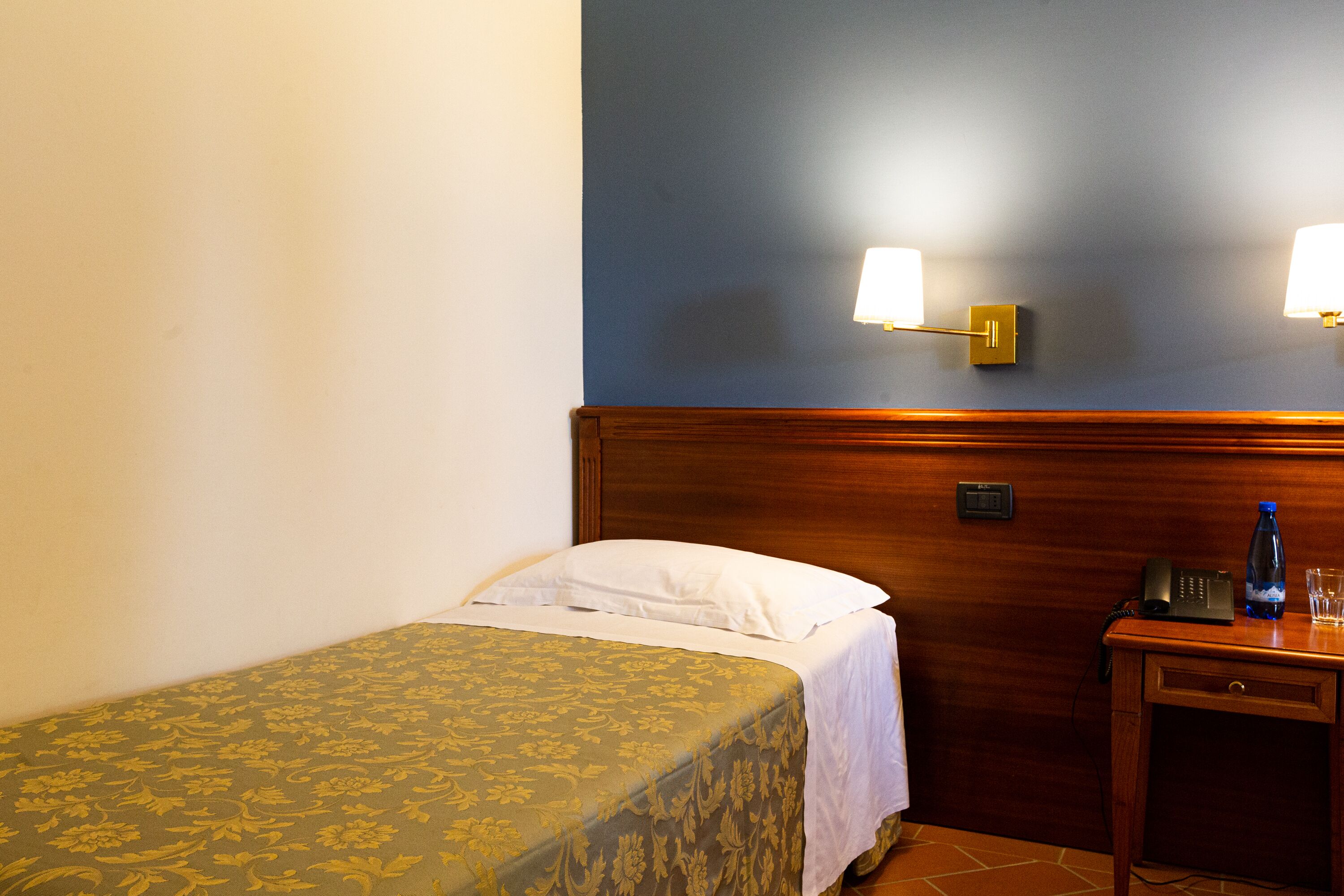 quadruple room | 1 bedroom, minibar, in-room safe, desk