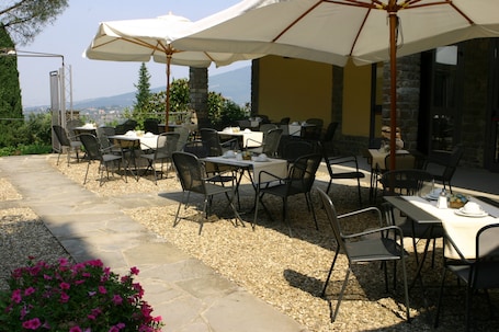 室外用餐. 狄波士科尼别墅酒店