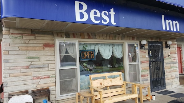 Exterior - Best Inn (Wellsville)