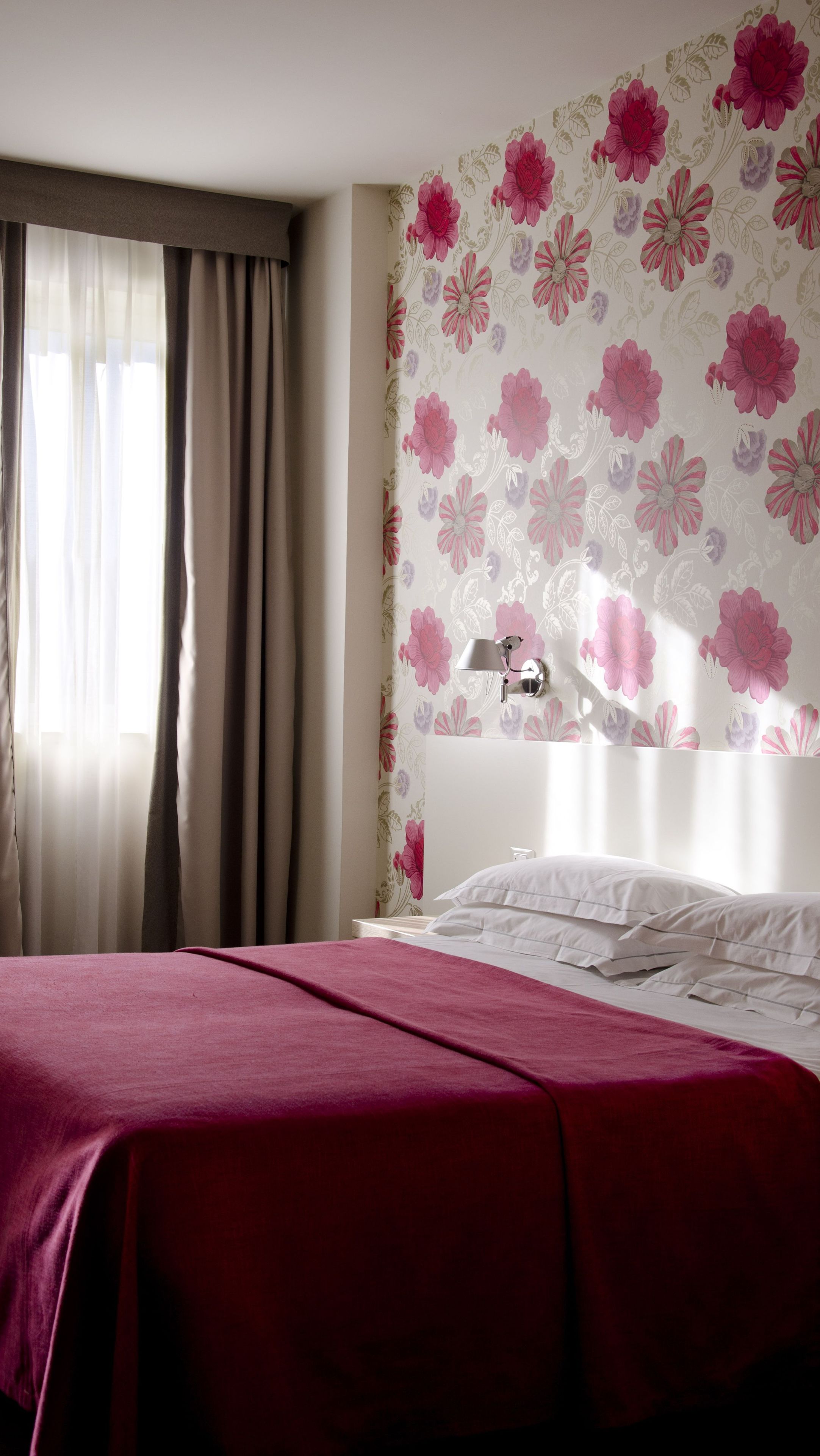 Down duvets, in-room safe, individually decorated, desk