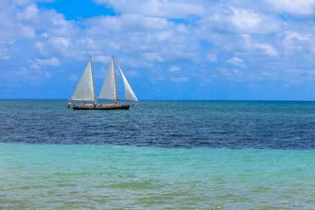 Southernmost Beach Resort - Image 36