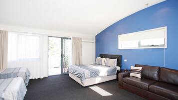 Estúdio família | Cortinas blackout, quartos à prova de som, Wi-Fi de cortesia