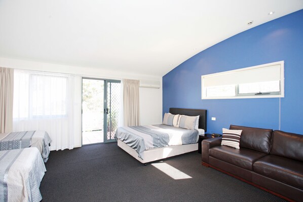 Studio Familial | Rideaux occultants, chambres insonorisées, Wi-Fi gratuit, draps fournis