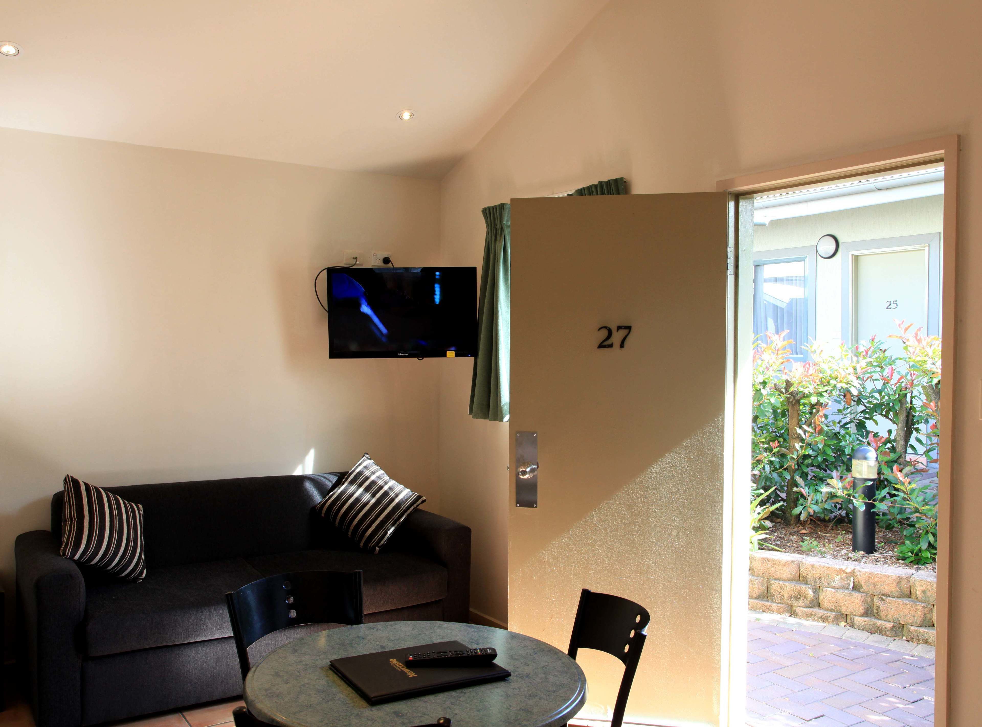 Self-Contained Villa  | Living area | 32-inch LCD TV with digital channels, TV