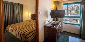 Suite (Church) | In-room safe, desk, cots/infant beds, free WiFi