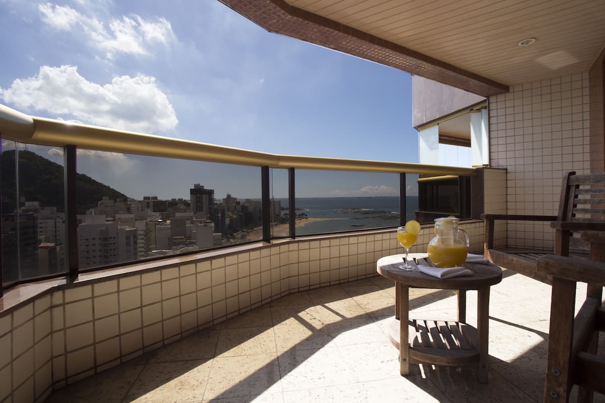 8 bedrooms, minibar, in-room safe, laptop workspace