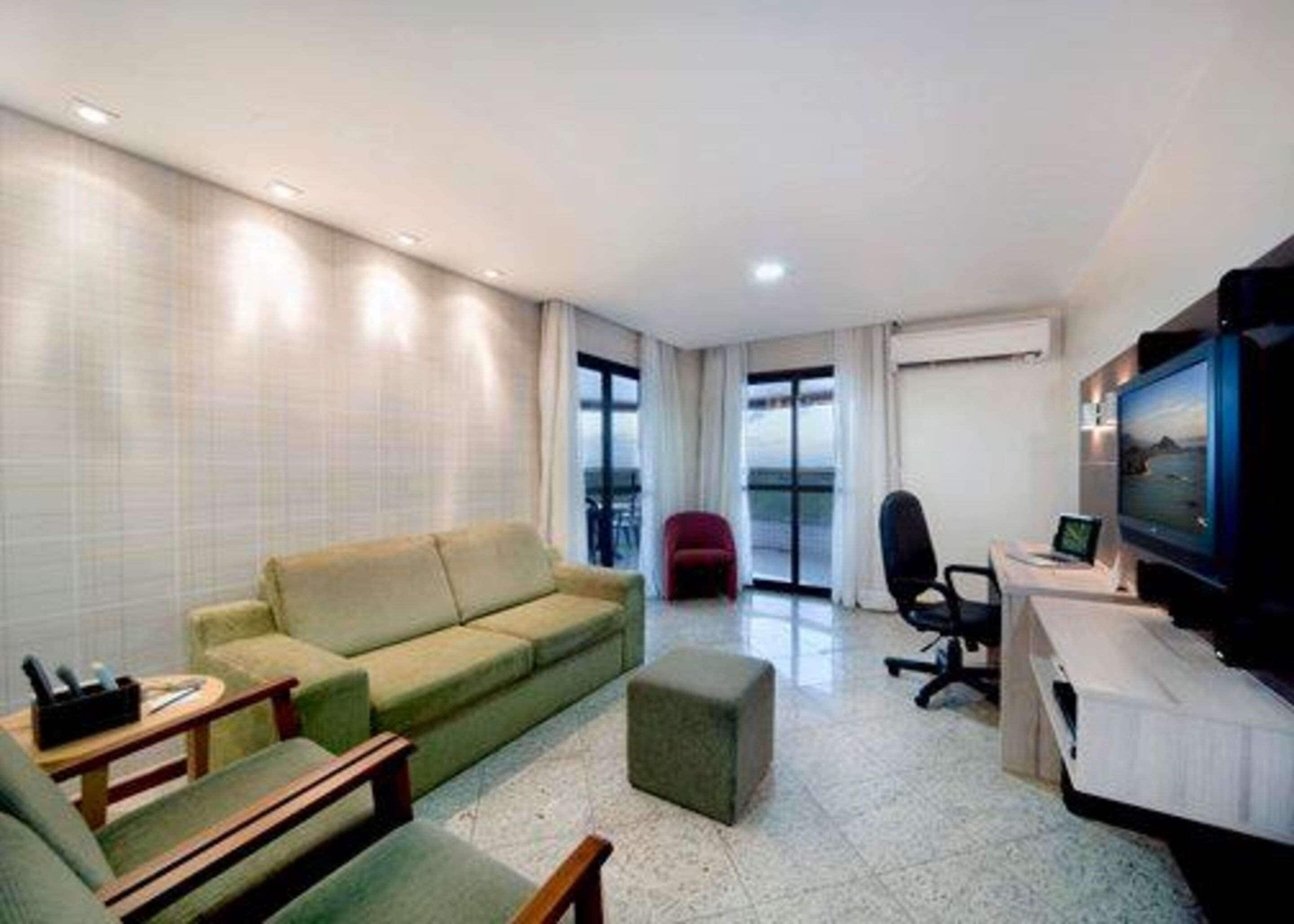 8 bedrooms, minibar, in-room safe, laptop workspace