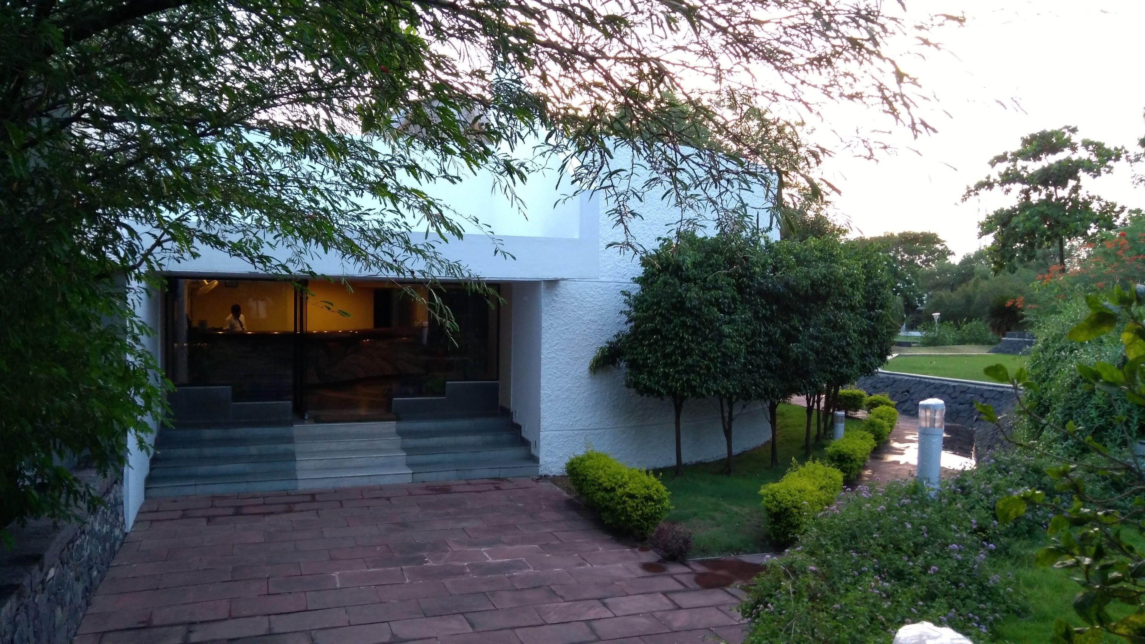 숙박 시설 입구