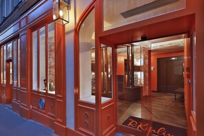 Exterior - Hôtel R. Kipling by Happyculture (Paris)