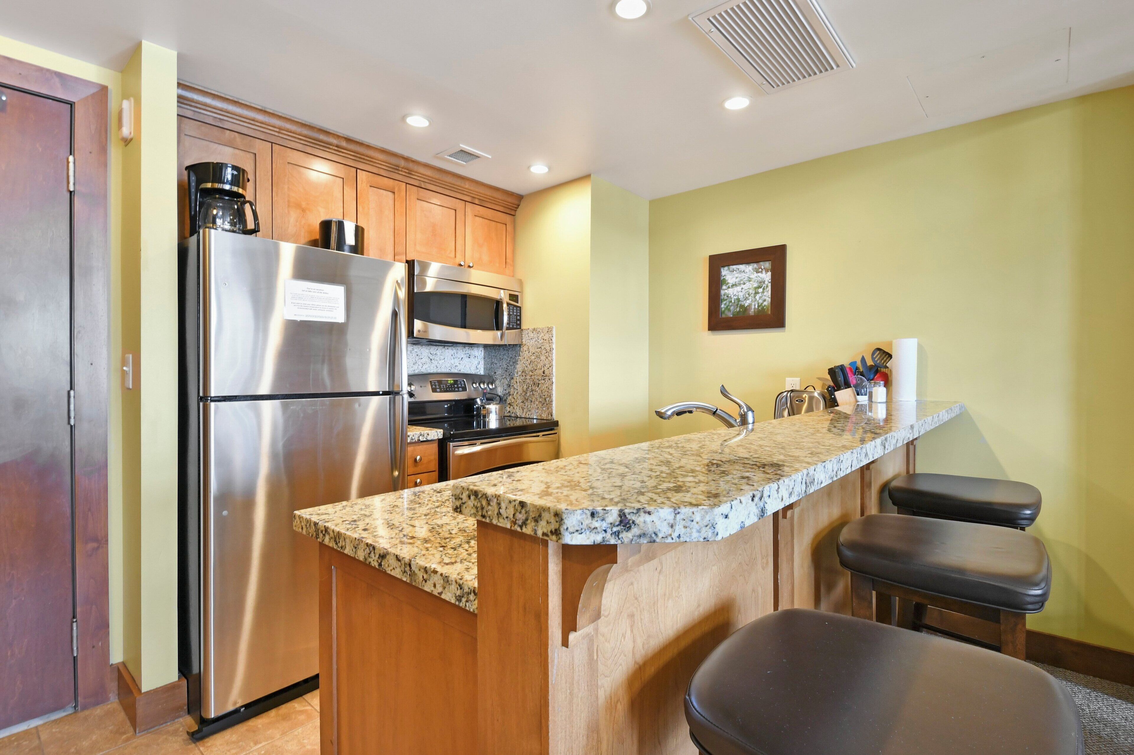 Condo, 2 Bedrooms (Sundial Lodge) | Private kitchen | Fridge, microwave, coffee/tea maker, toaster