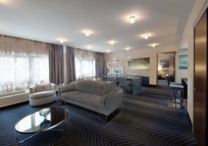 Premium bedding, pillowtop beds, in-room safe, desk