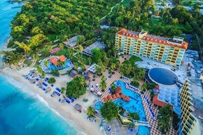 Indoor pool, 2 outdoor pools, pool umbrellas, sun loungers - Jewel Dunn's River Adult Beach Resort & Spa, All-Inclusive (Ocho Rios)
