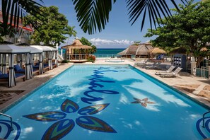 7 outdoor pools, pool loungers