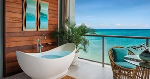Romantic Suite, 1 Bedroom, Ocean View (Beachfront Millionaire) | Bilik Mandi | Gabungan pancuran/tab mandi, kelengkapan dandanan diri berjenama 